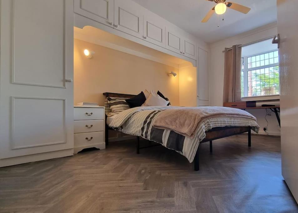 Spacious 2 Bed Bungalow Enfield Exteriör bild